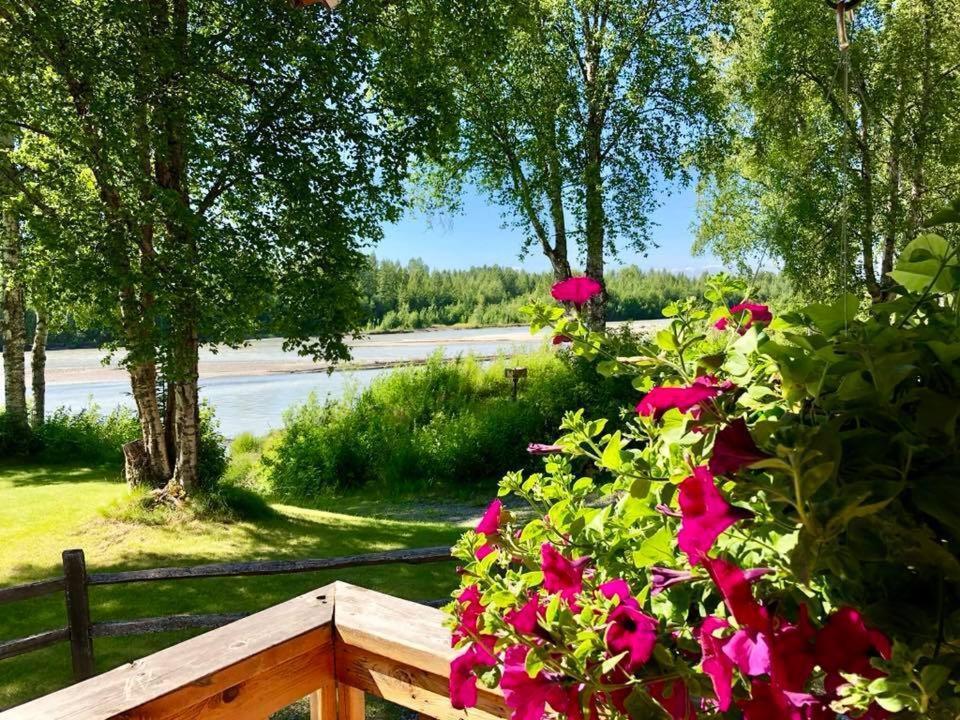 Susitna River Lodging, Suites ทัลคีทนา ภายนอก รูปภาพ
