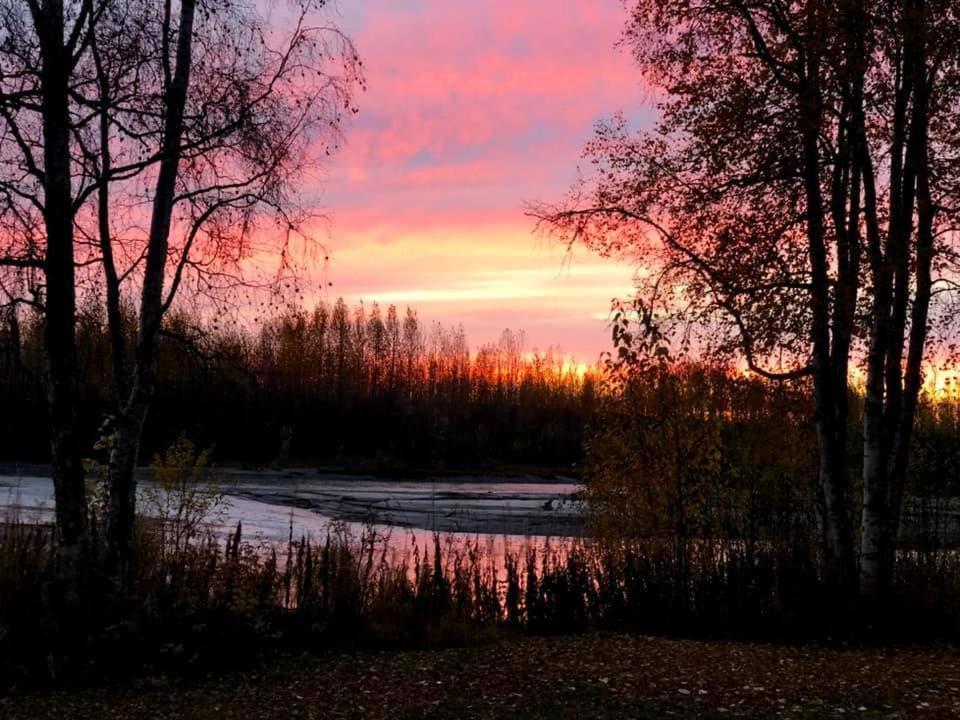Susitna River Lodging, Suites ทัลคีทนา ภายนอก รูปภาพ